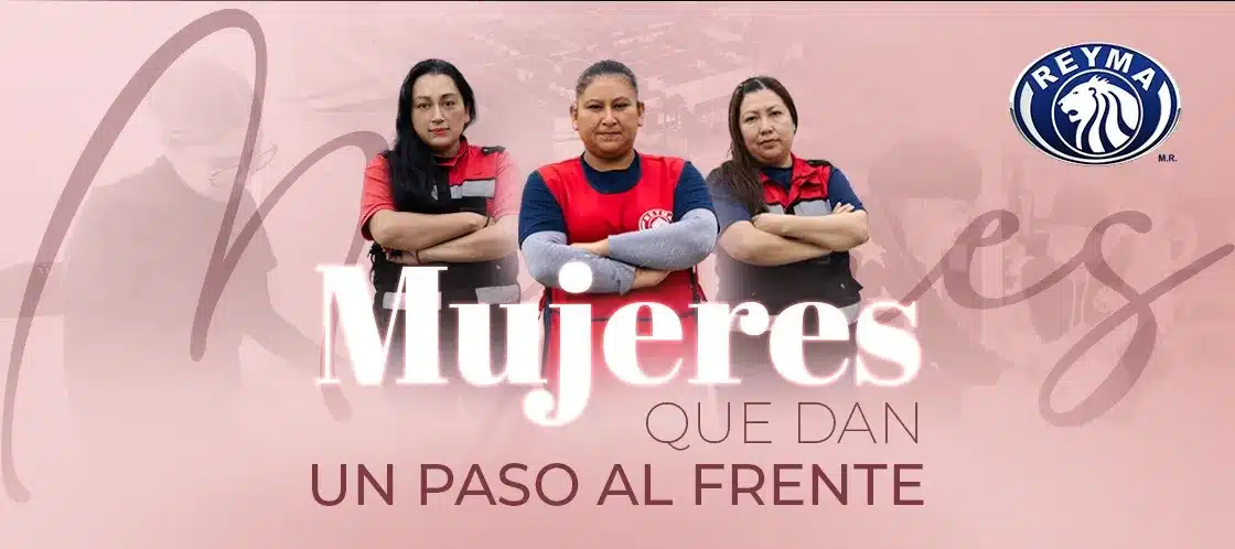 Mujeres que dan un paso al frente